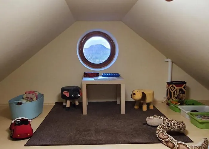 Sarkanyles Vendeghaz מלון