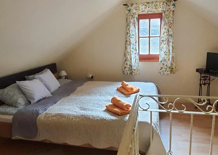 מלון Sarkanyles Vendeghaz Kisapati