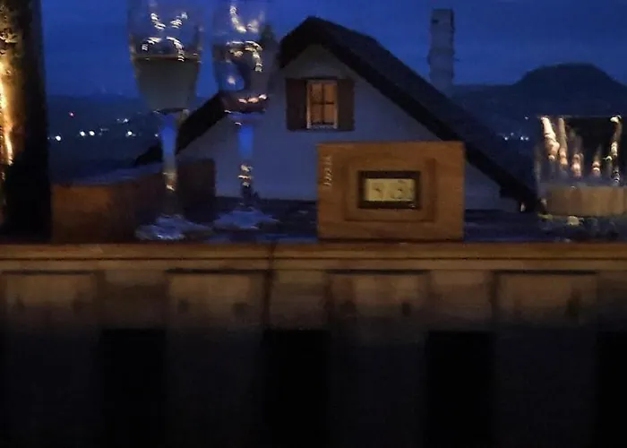 Sarkanyles Vendeghaz